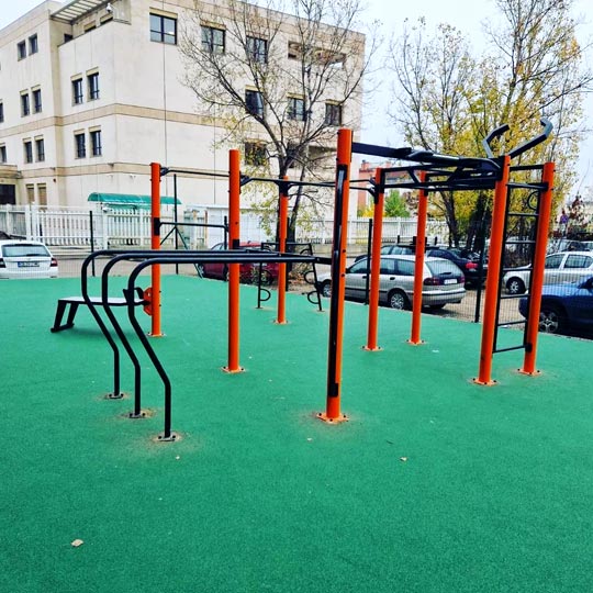 Специализирано съоръжение за стрийт фитнес за провеждане на тренировки, състезания и турнири